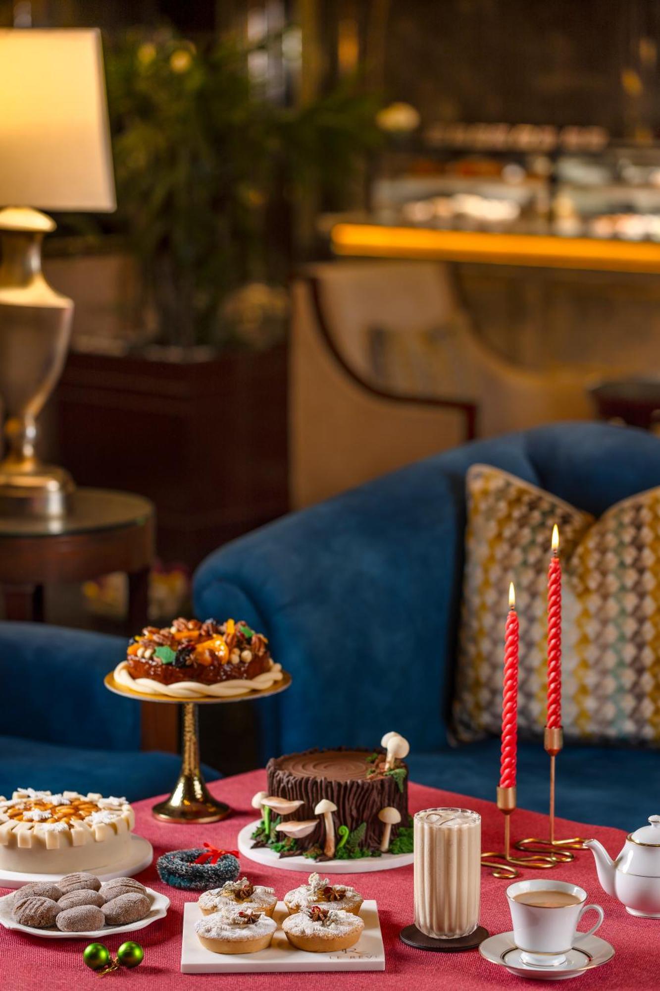 The Leela Ambience Gurugram Hotel & Residences - The Luxury Urban Sanctuary Gurgaon Dış mekan fotoğraf A Christmas pudding