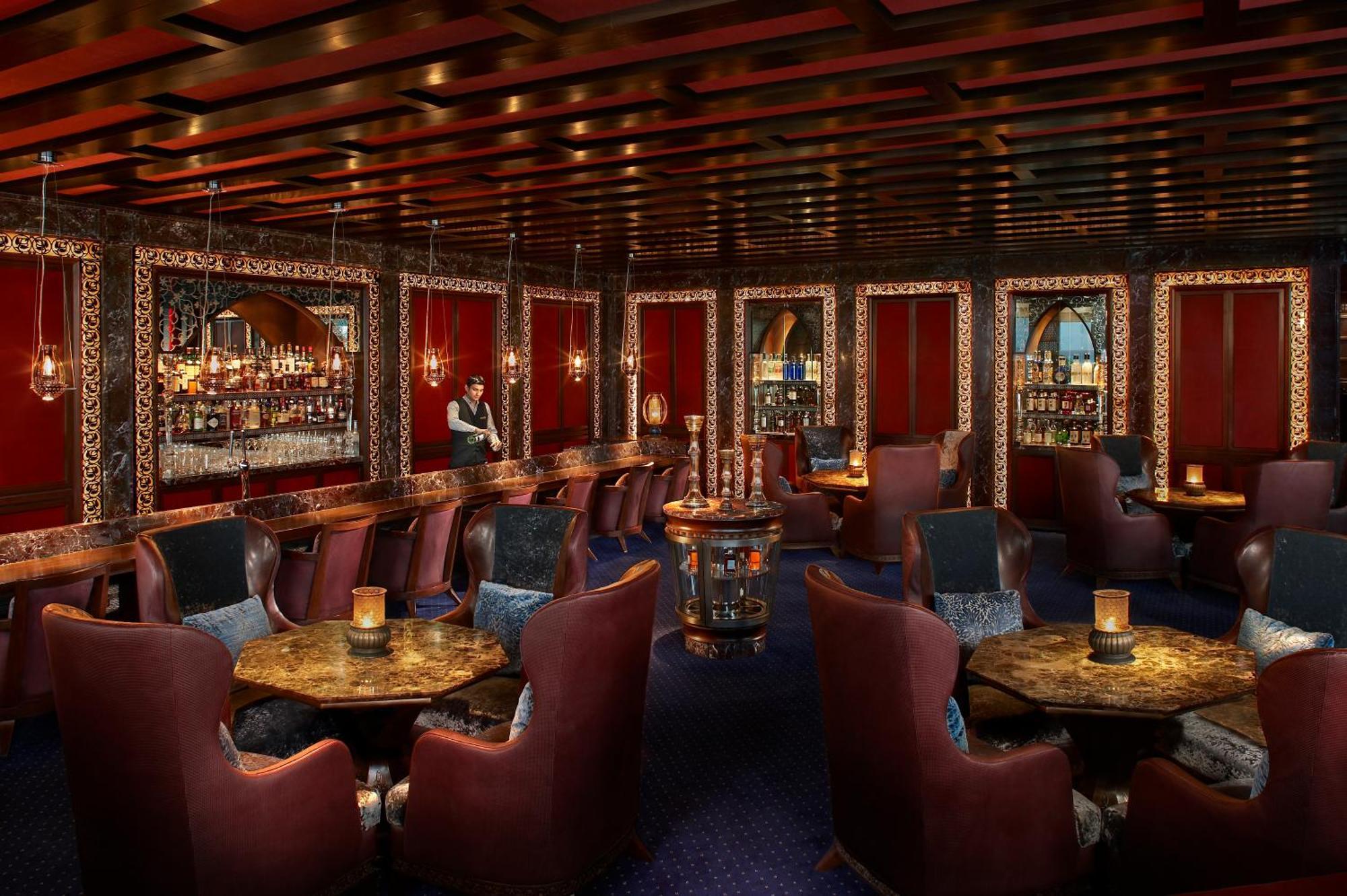 The Leela Ambience Gurugram Hotel & Residences - The Luxury Urban Sanctuary Gurgaon Restoran fotoğraf The interior of the nightclub