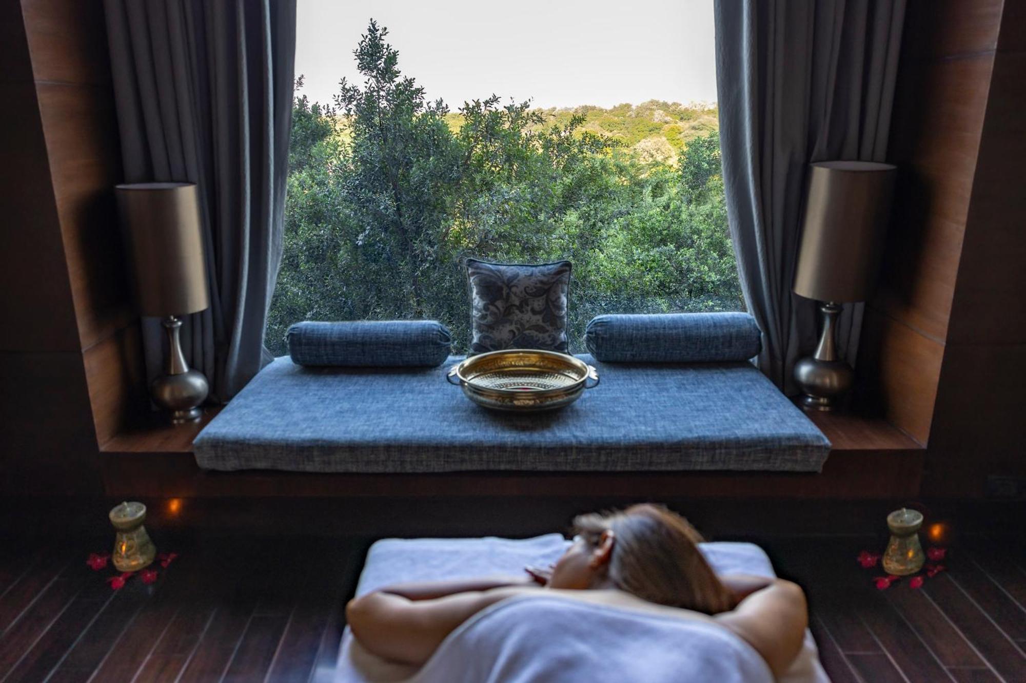 The Leela Ambience Gurugram Hotel & Residences - The Luxury Urban Sanctuary Gurgaon Dış mekan fotoğraf Spa at The Westin Athens