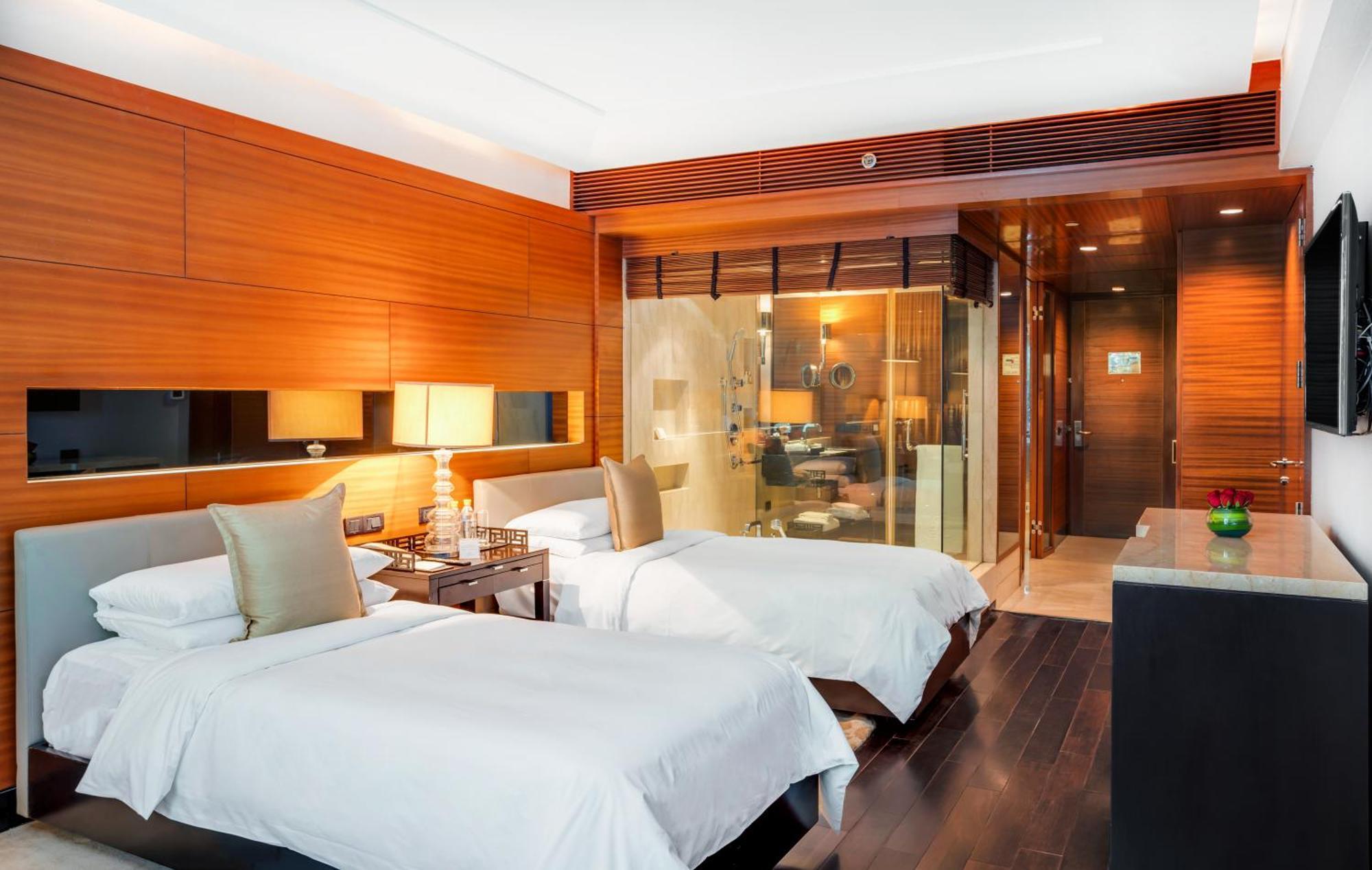 The Leela Ambience Gurugram Hotel & Residences - The Luxury Urban Sanctuary Gurgaon Dış mekan fotoğraf Deluxe Room