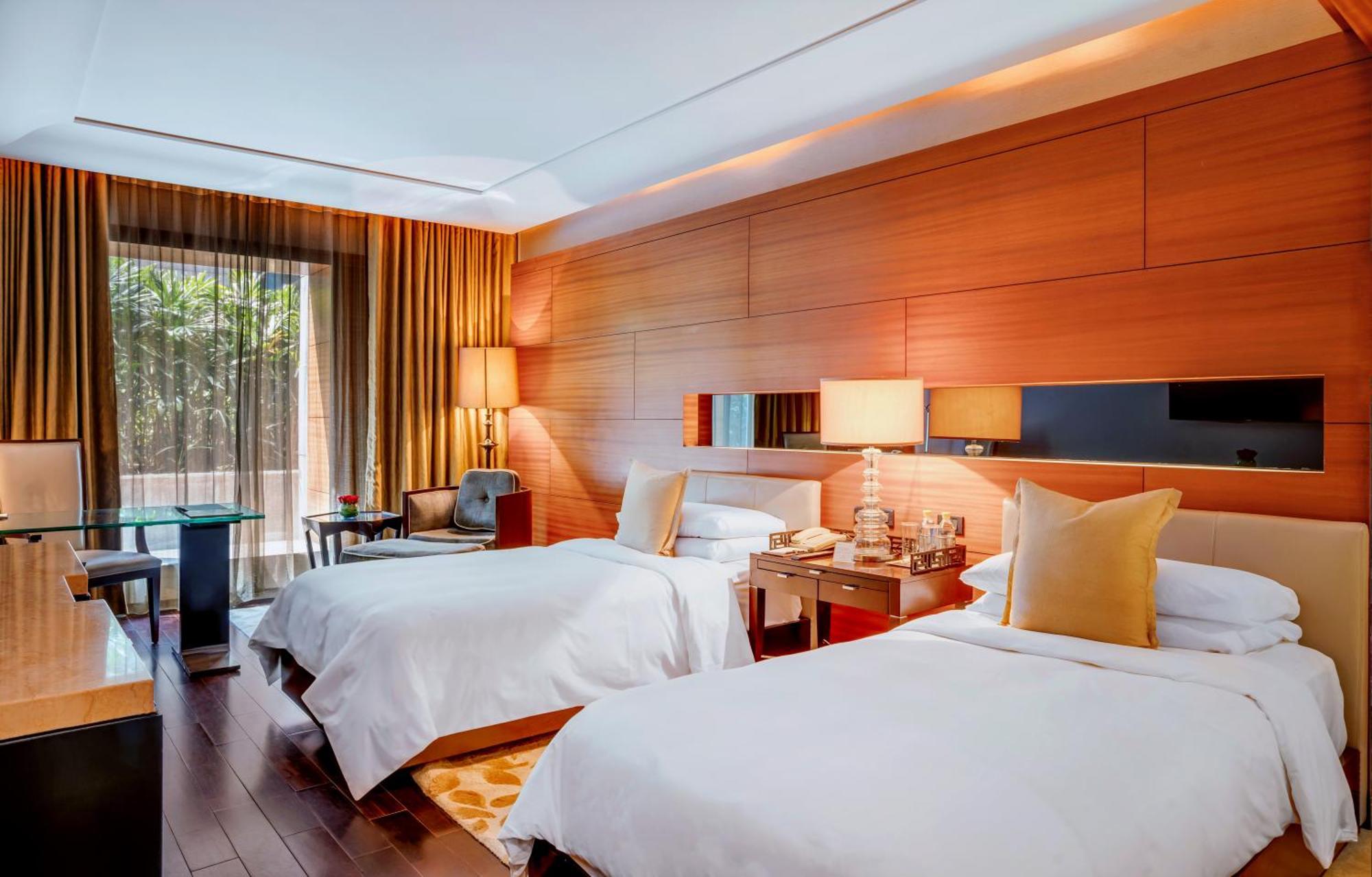 The Leela Ambience Gurugram Hotel & Residences - The Luxury Urban Sanctuary Gurgaon Dış mekan fotoğraf Deluxe Room