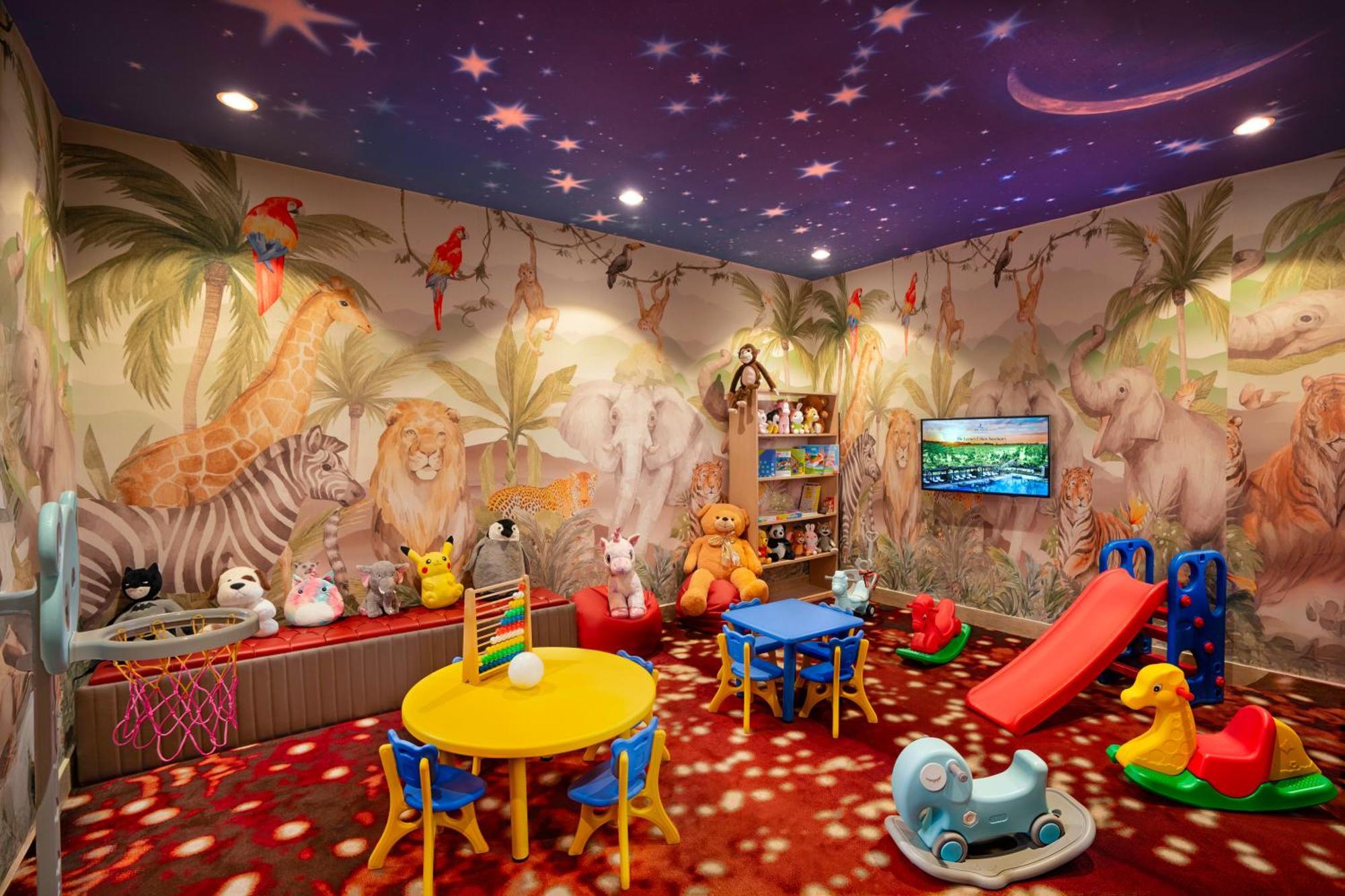 The Leela Ambience Gurugram Hotel & Residences - The Luxury Urban Sanctuary Gurgaon Dış mekan fotoğraf Kids Club