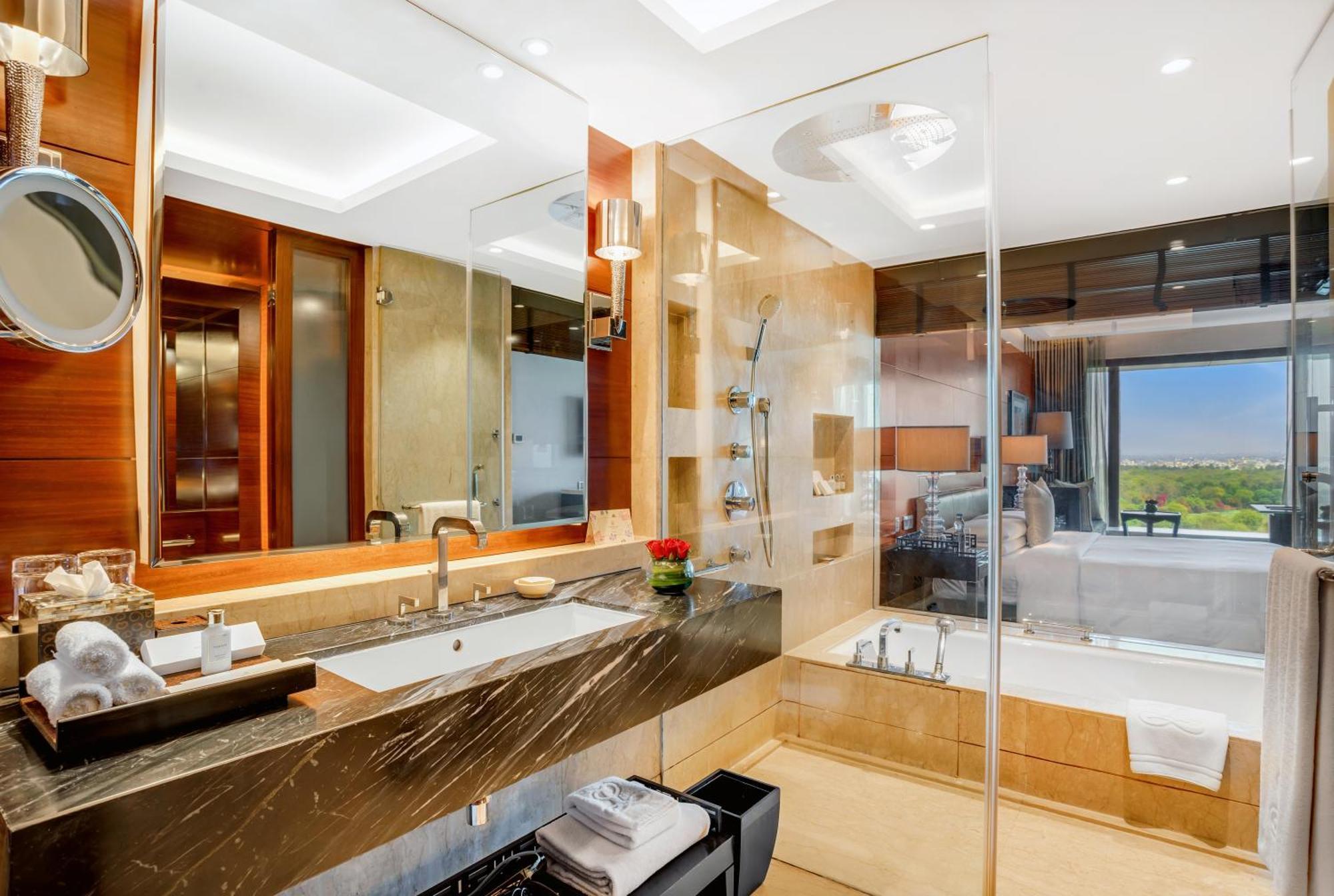 The Leela Ambience Gurugram Hotel & Residences - The Luxury Urban Sanctuary Gurgaon Dış mekan fotoğraf