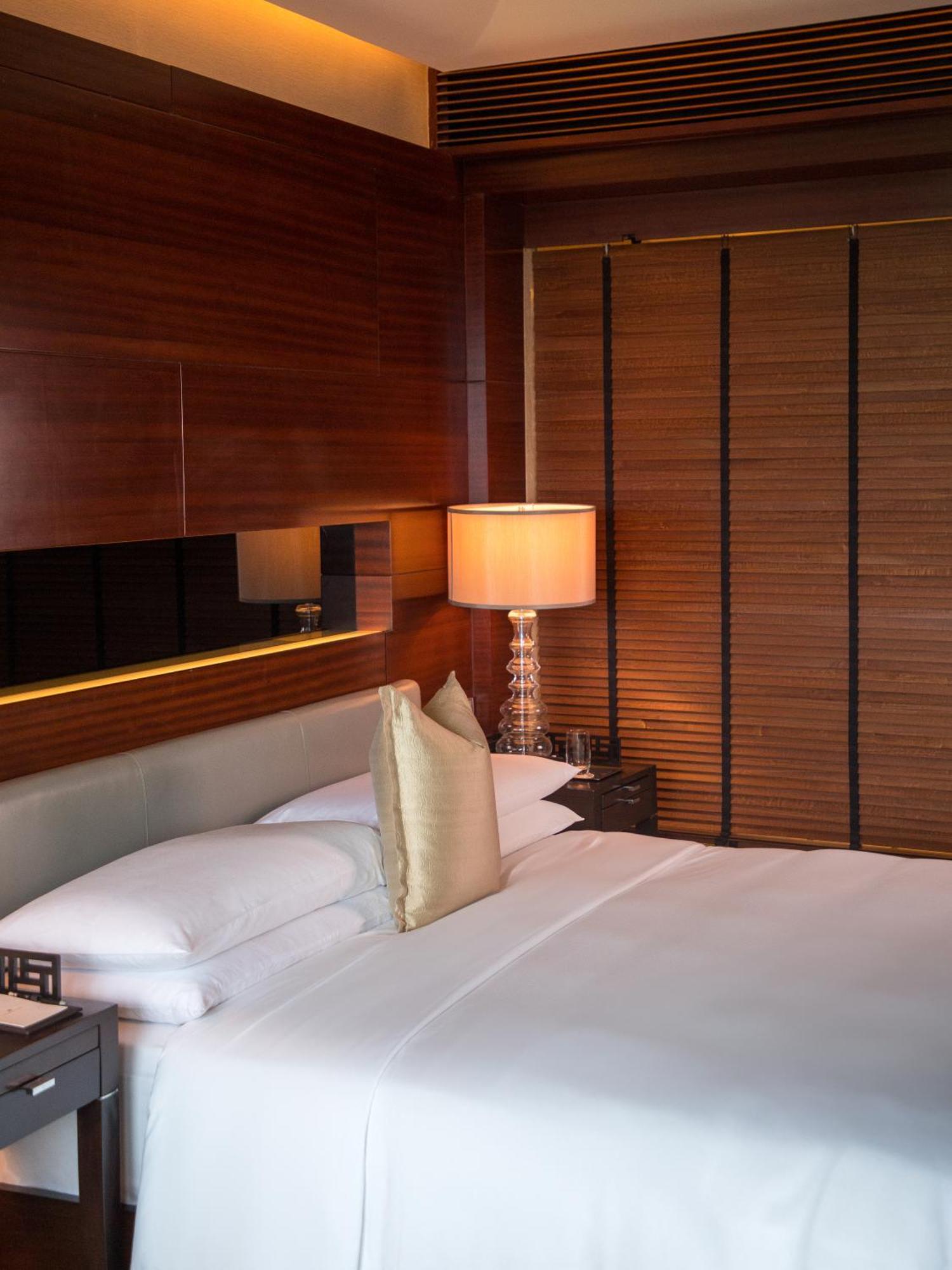 The Leela Ambience Gurugram Hotel & Residences - The Luxury Urban Sanctuary Gurgaon Dış mekan fotoğraf